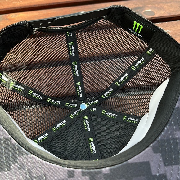 Monster Energy SnapBack Athlete Hat - Picture 3 of 5